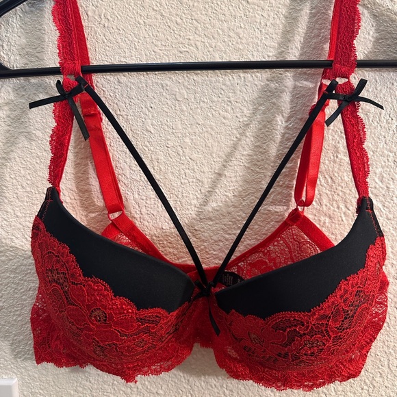 Other - Elegant Red and Black Lace Bra. 36B